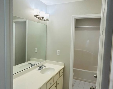2020 Bentwood Court - Photo Thumbnail 27