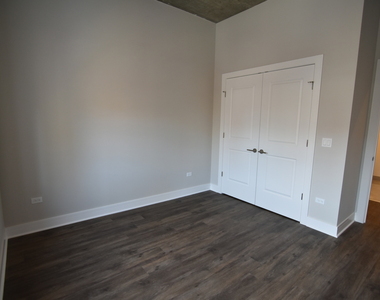 3833 N Broadway Street - Photo Thumbnail 5