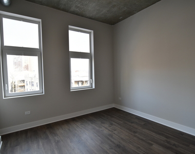 3833 N Broadway Street - Photo Thumbnail 4