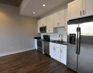 3833 N Broadway Street - Photo Thumbnail 11