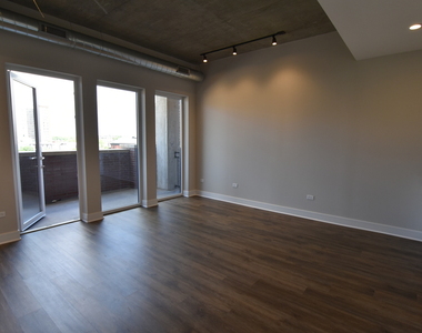 3833 N Broadway Street - Photo Thumbnail 12