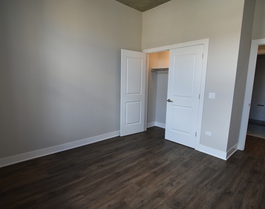 3833 N Broadway Street - Photo Thumbnail 10