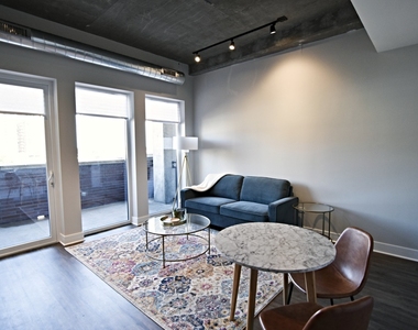 3833 N Broadway Street - Photo Thumbnail 5