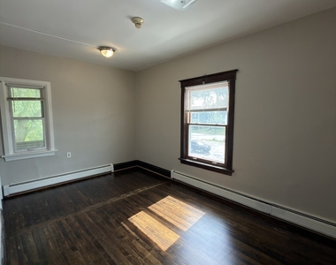 319 Chicago Avenue - Photo Thumbnail 12