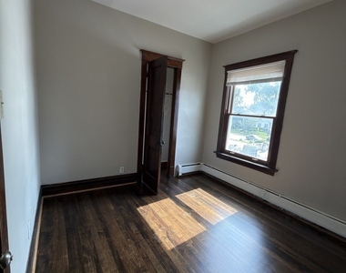 319 Chicago Avenue - Photo Thumbnail 10
