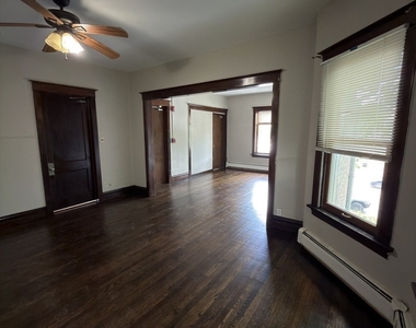 319 Chicago Avenue - Photo Thumbnail 4