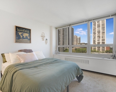 88 W Schiller Street - Photo Thumbnail 11