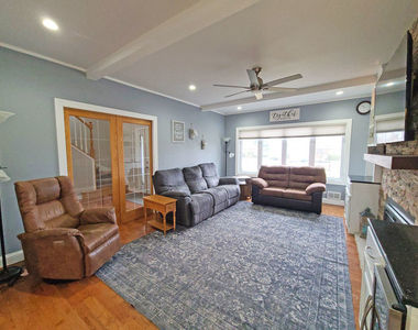 5831 W 109th Street - Photo Thumbnail 6