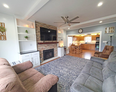 5831 W 109th Street - Photo Thumbnail 7