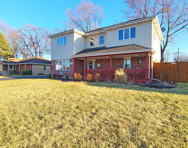 5831 W 109th Street - Photo Thumbnail 1