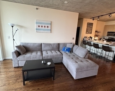 1845 S Michigan Avenue - Photo Thumbnail 14
