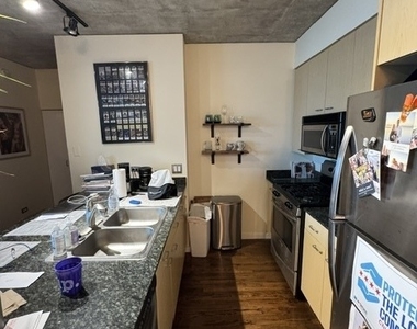 1845 S Michigan Avenue - Photo Thumbnail 6