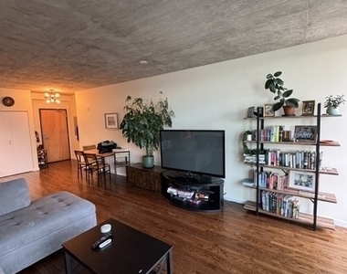 1845 S Michigan Avenue - Photo Thumbnail 12