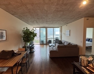 1845 S Michigan Avenue - Photo Thumbnail 8
