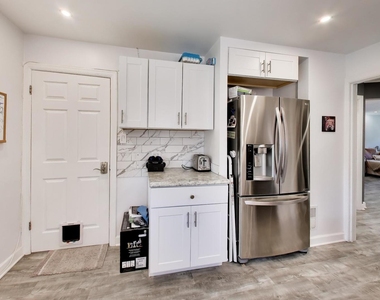 5016 N Mango Avenue - Photo Thumbnail 8