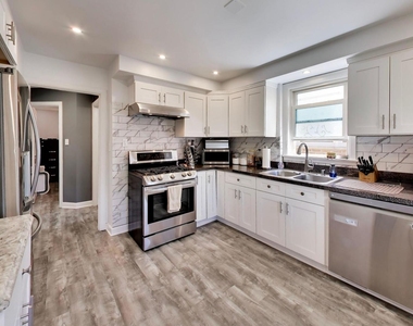 5016 N Mango Avenue - Photo Thumbnail 7