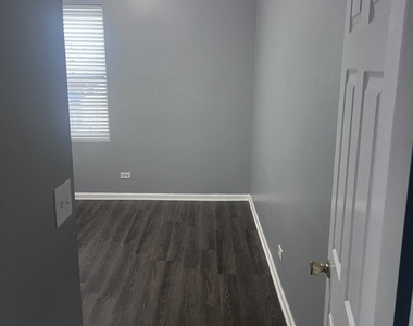 4909 W 14th Street - Photo Thumbnail 8