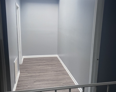 4909 W 14th Street - Photo Thumbnail 3
