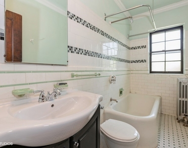 6885 N Overhill Avenue - Photo Thumbnail 10