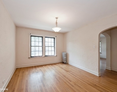 6885 N Overhill Avenue - Photo Thumbnail 4