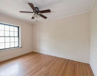 6885 N Overhill Avenue - Photo Thumbnail 9