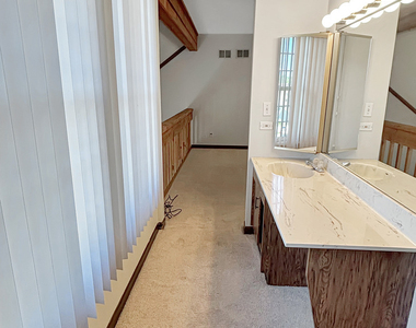 905 Abingdon Court - Photo Thumbnail 10