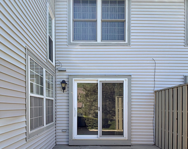 905 Abingdon Court - Photo Thumbnail 12