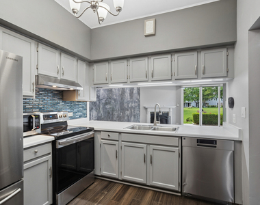 1264 Cranbrook Drive - Photo Thumbnail 4