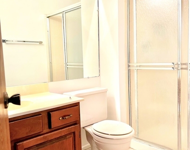 601 Hanover Court - Photo Thumbnail 14