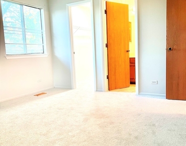 601 Hanover Court - Photo Thumbnail 13