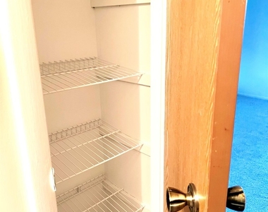 601 Hanover Court - Photo Thumbnail 6