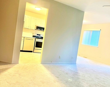 601 Hanover Court - Photo Thumbnail 2