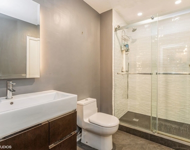 300 W Grand Avenue - Photo Thumbnail 7