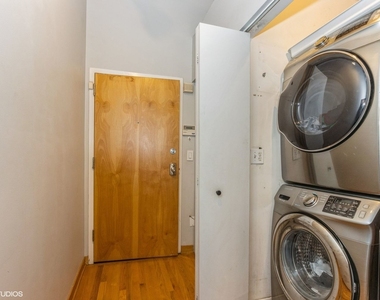 300 W Grand Avenue - Photo Thumbnail 9