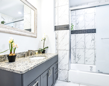1806 S Trumbull Avenue - Photo Thumbnail 8