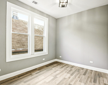 1806 S Trumbull Avenue - Photo Thumbnail 10