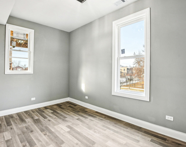 1806 S Trumbull Avenue - Photo Thumbnail 12