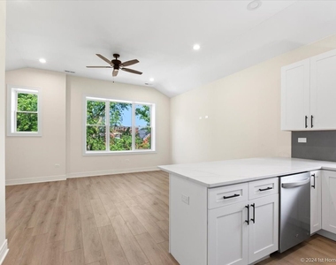 6517 S Drexel Avenue - Photo Thumbnail 7
