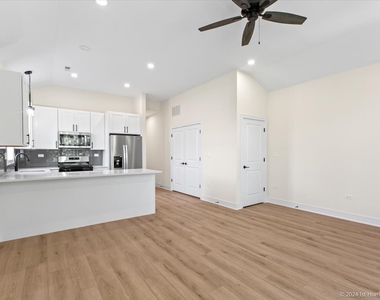 6517 S Drexel Avenue - Photo Thumbnail 3