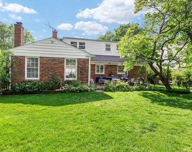 915 N Pine Avenue - Photo Thumbnail 32