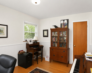 915 N Pine Avenue - Photo Thumbnail 15