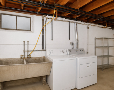 915 N Pine Avenue - Photo Thumbnail 28