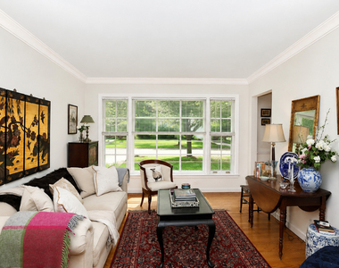 915 N Pine Avenue - Photo Thumbnail 4