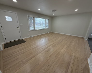 1s526 Nimitz Road - Photo Thumbnail 2