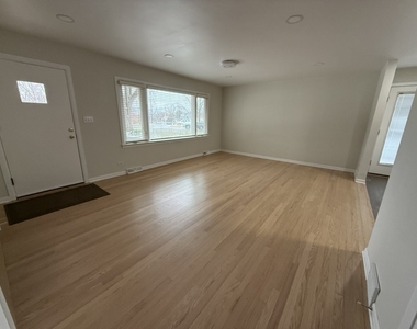 1s526 Nimitz Road - Photo Thumbnail 1
