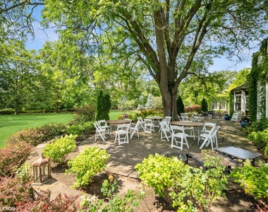 82 Woodley Road - Photo Thumbnail 16