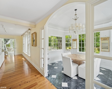 82 Woodley Road - Photo Thumbnail 9