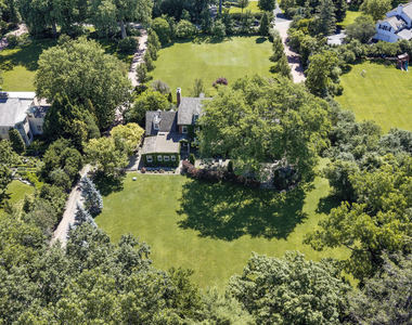 82 Woodley Road - Photo Thumbnail 18