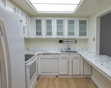 155 N Harbor Drive - Photo Thumbnail 6