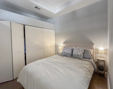 212 W Washington Street - Photo Thumbnail 2